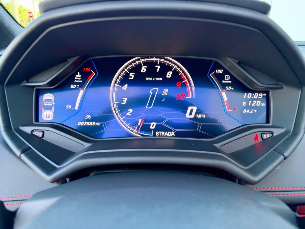 Used 2023 Bianco Monocerus Metallic Lamborghini Spyder AWD image 14