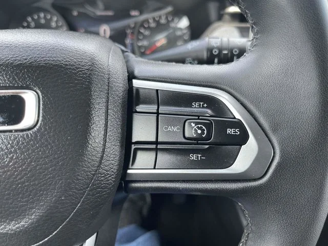 Certified Used 2024 Silver Zynith Jeep Latitude image 17