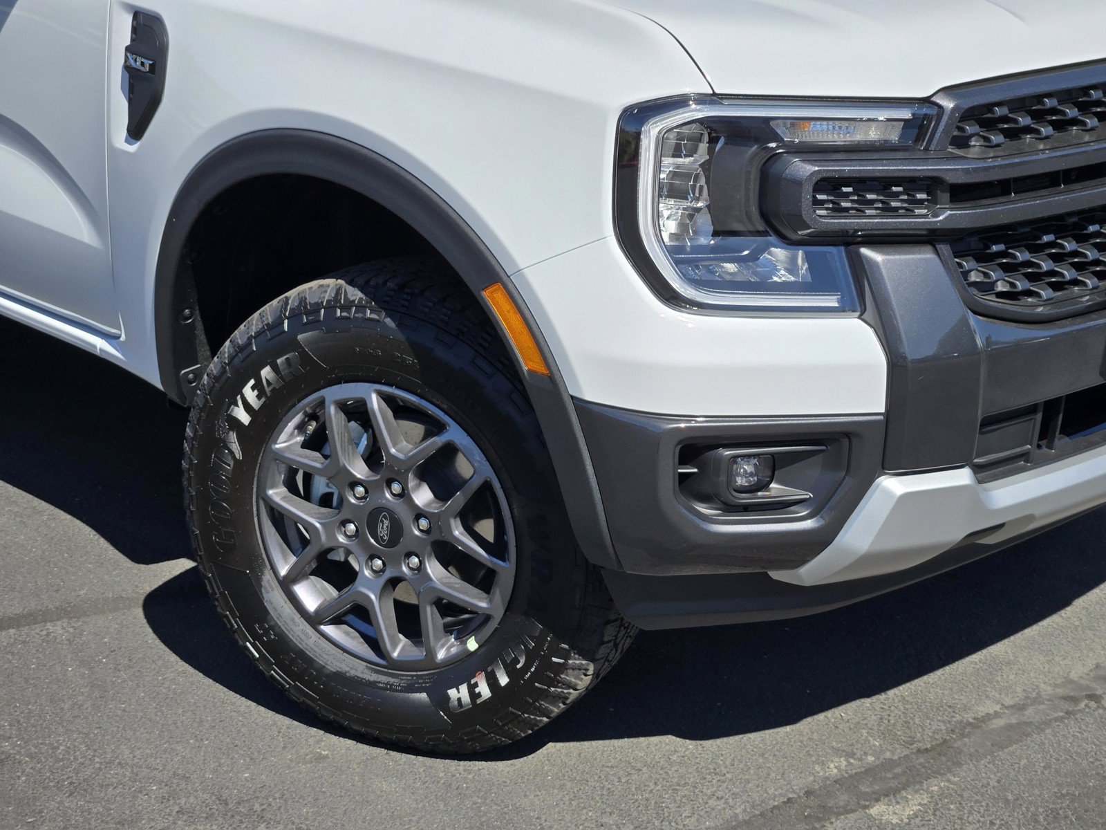 New 2026 Oxford White Ford XLT image 6
