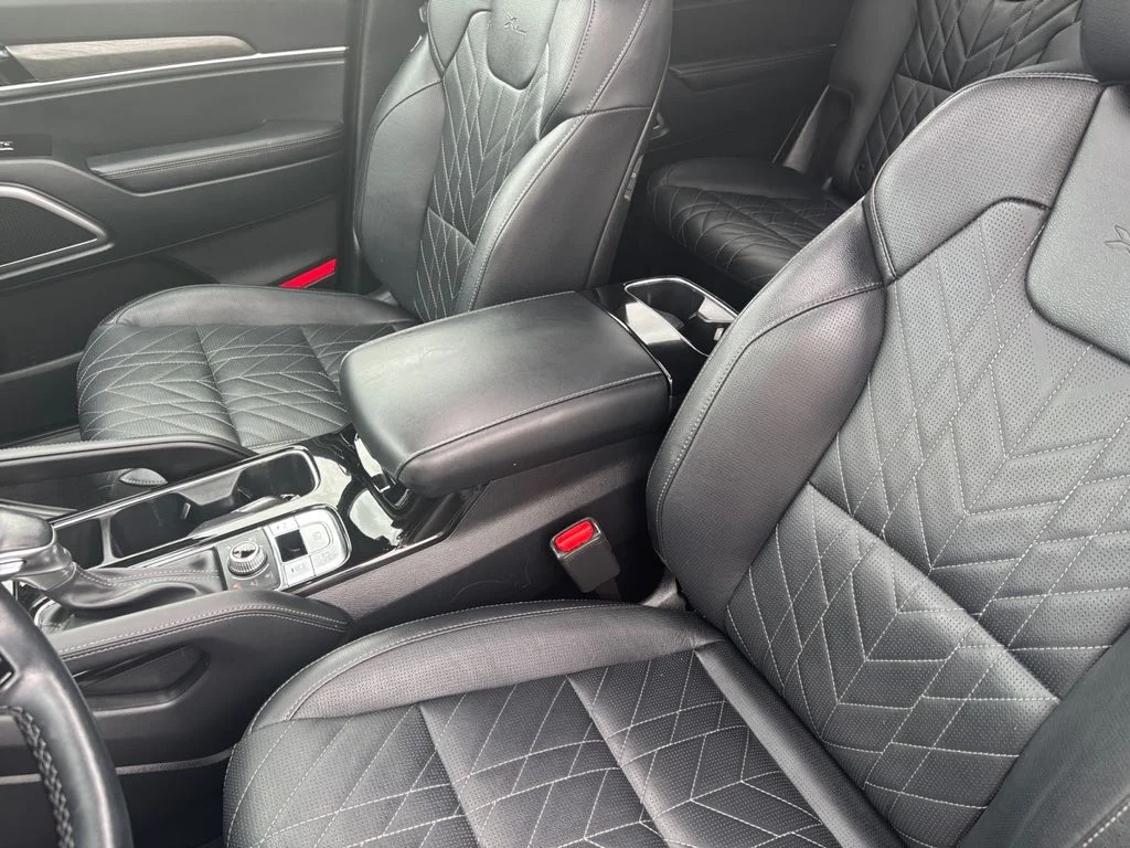 Used 2024 Black Kia EX X-Line image 18