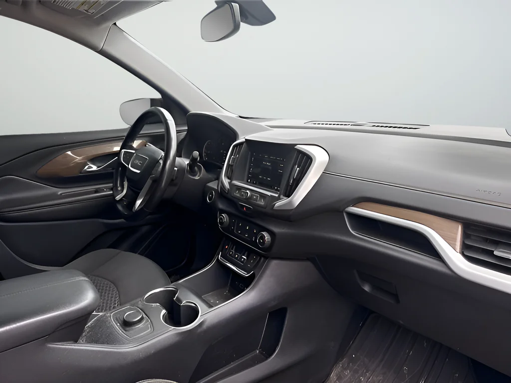 Used 2018 Red GMC SLE image 18
