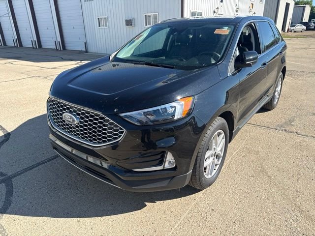 Used 2023 Black Ford SEL image 5