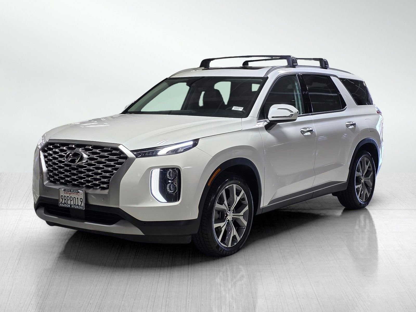 Used 2022 Hyper White Hyundai SEL image 3