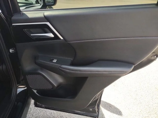 Used 2024 Gray Mitsubishi  image 21