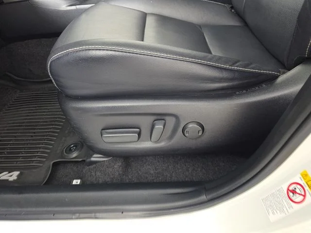 Used 2018 Blizzard Pearl Toyota Limited image 24