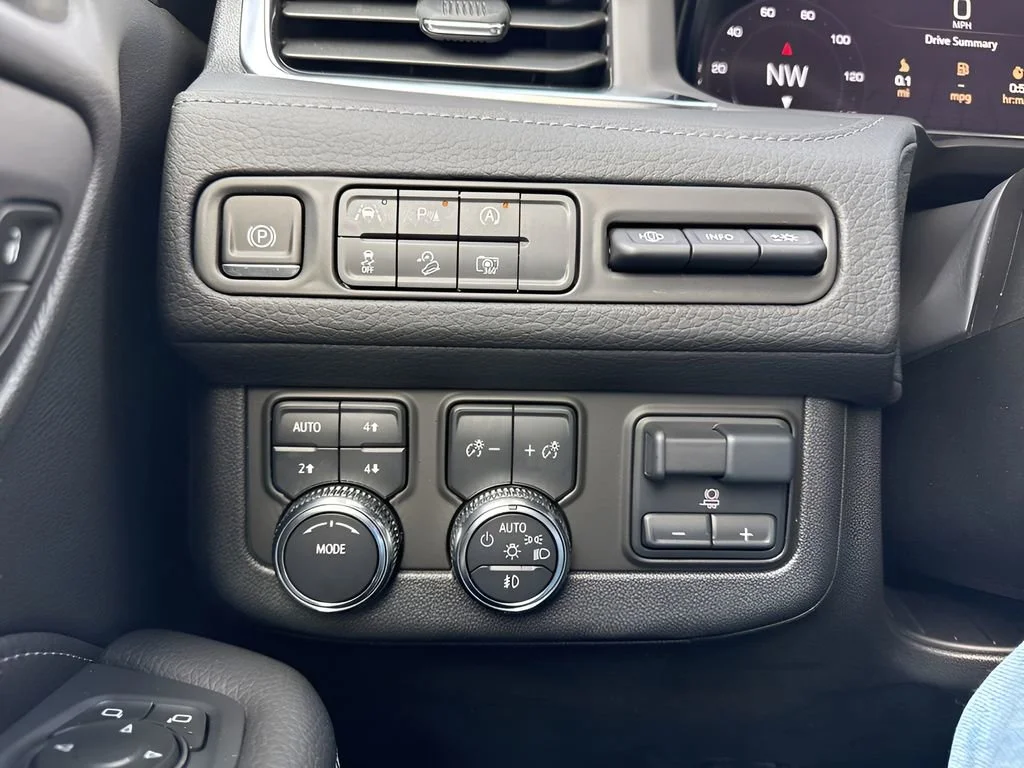 Used 2024 Onyx Black GMC Denali image 26