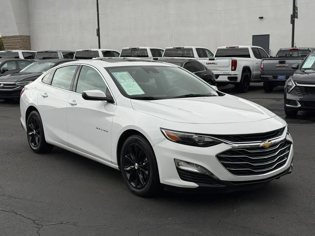 Used 2024 Summit White Chevrolet 1LT image 4