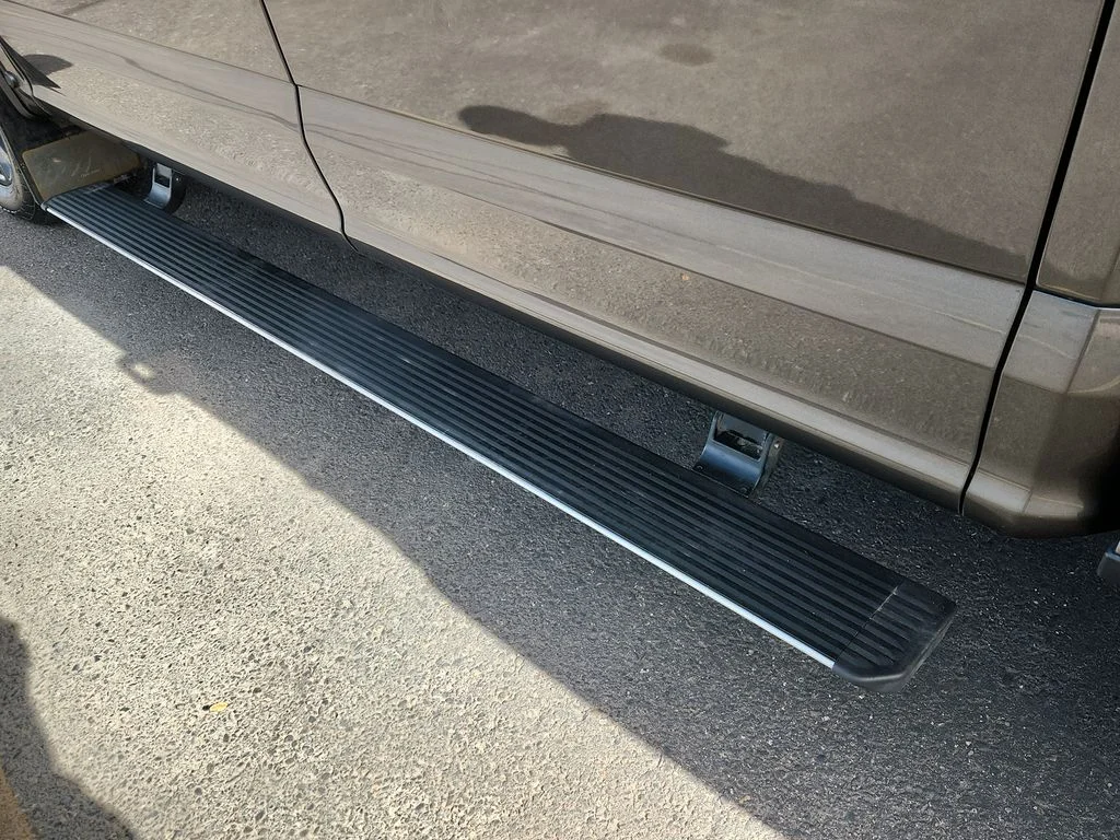 Used 2018 Gray Ford Lariat image 11