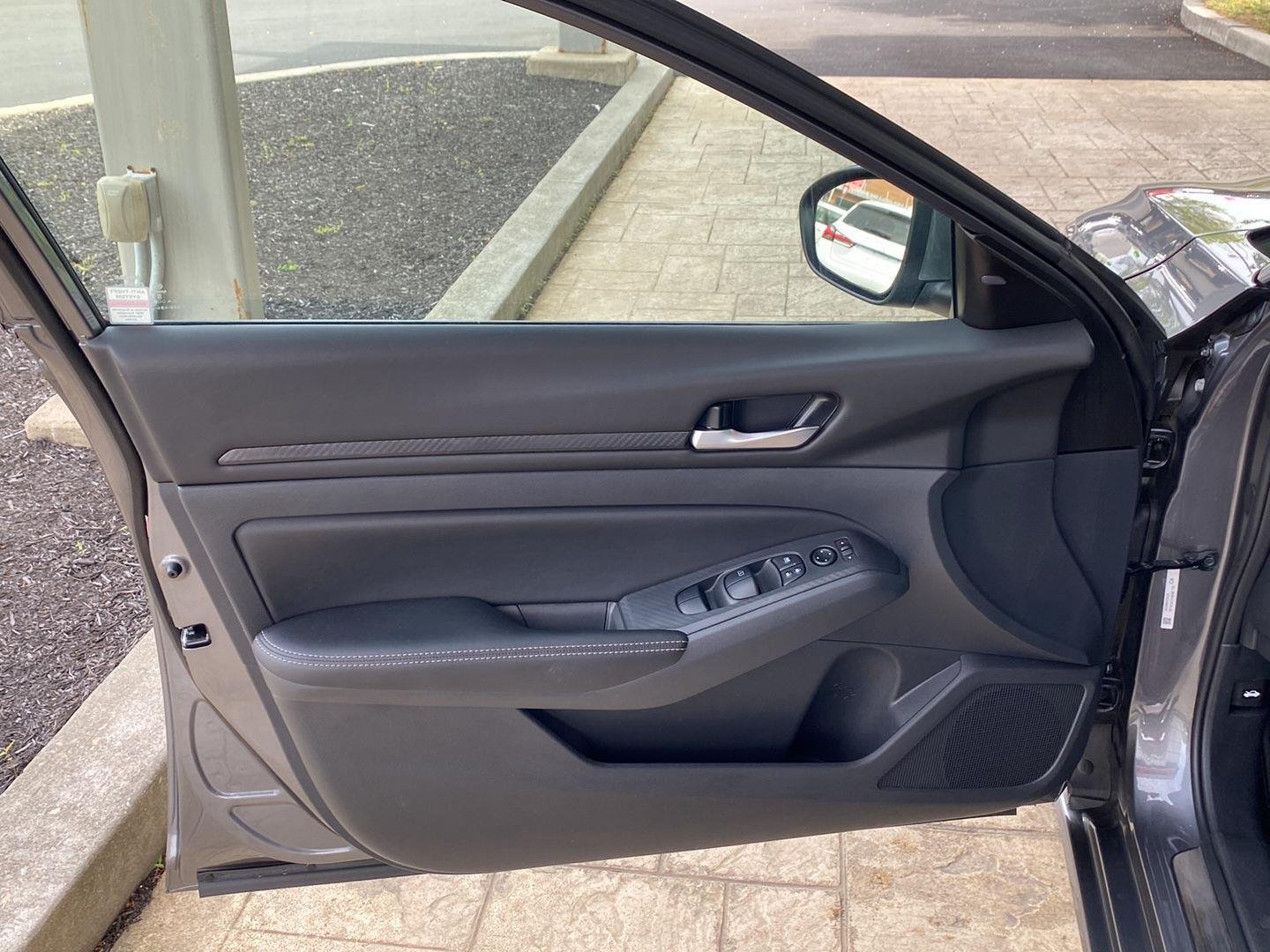 Certified Used 2025 Gun Metallic Nissan SV image 23