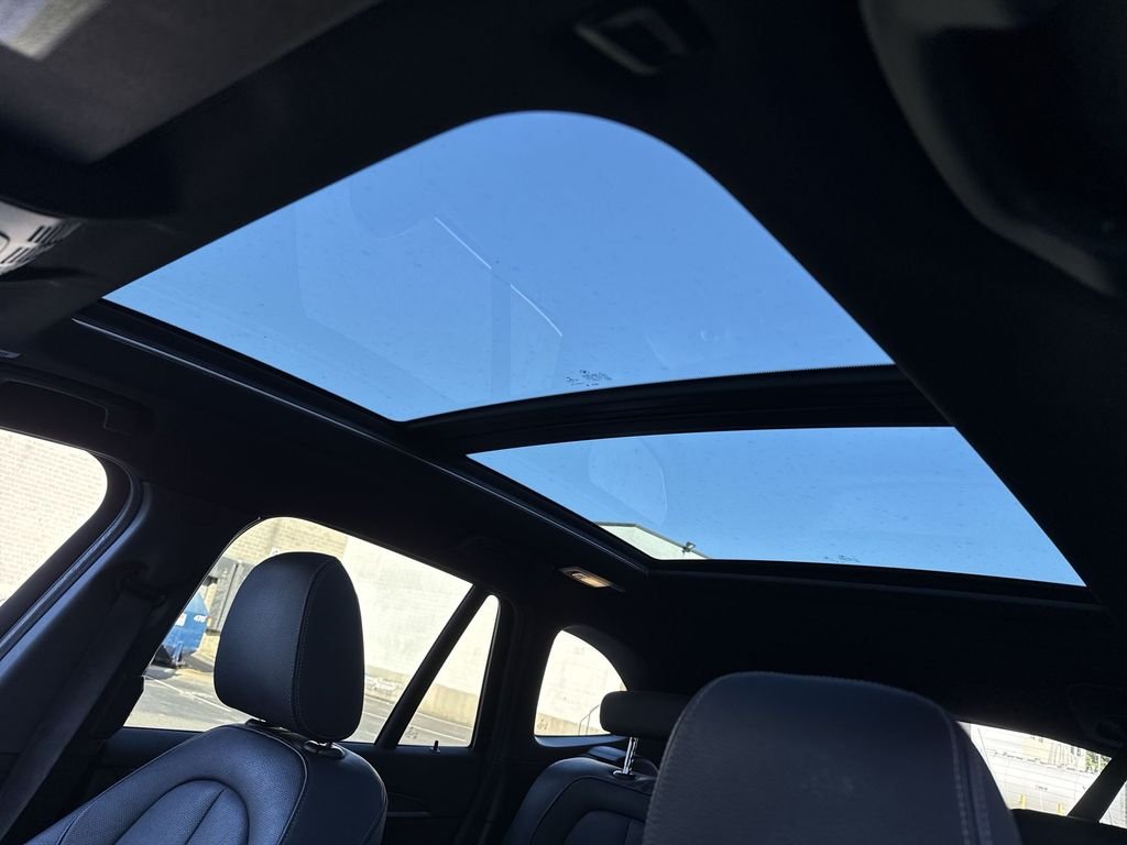 Used 2019 Silver BMW xDrive28i image 10