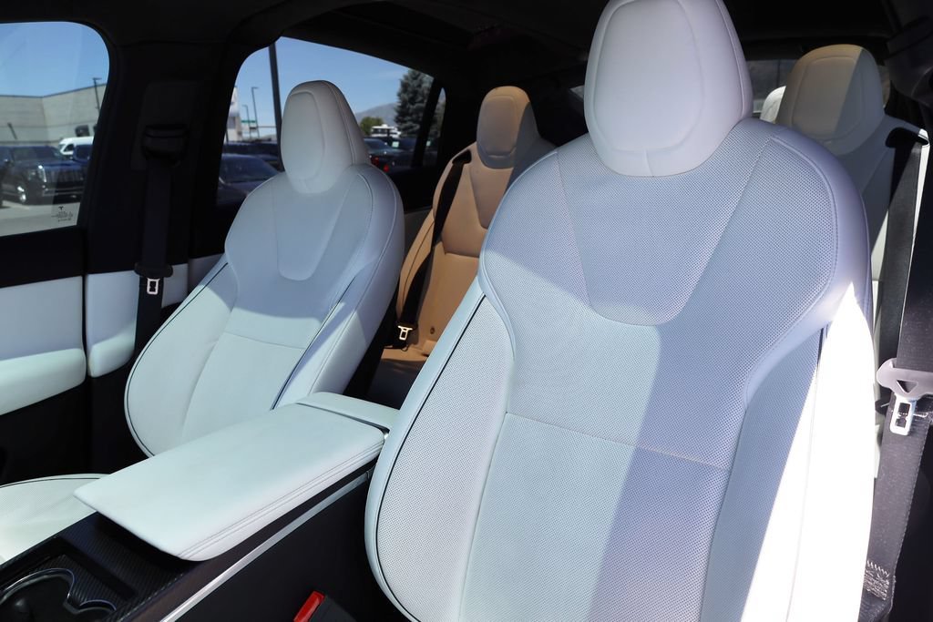 Used 2022 White Tesla Plaid image 14