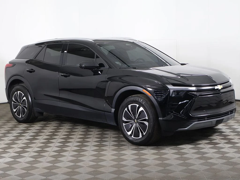 Used 2024 Chevrolet Blazer EV LT with VIN 3GNKDBRJ4RS210506 for sale in Streetsboro, OH