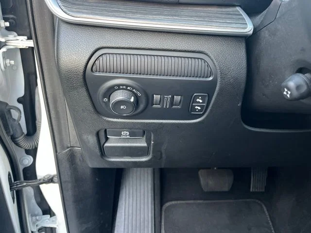 Used 2024 White Jeep Series II image 34