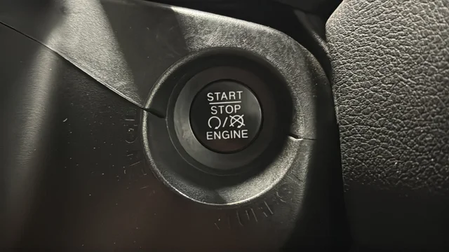 Used 2022 Colorado Red Jeep Latitude image 22