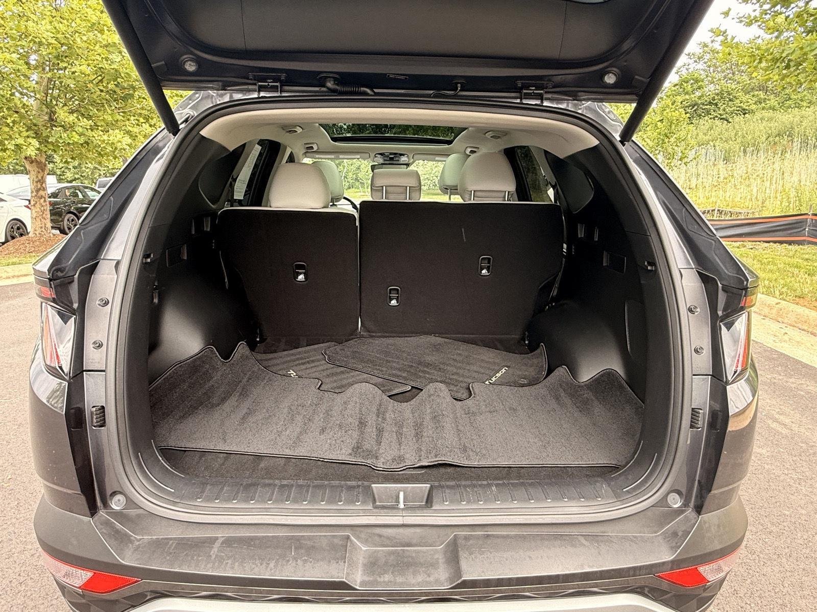 Used 2022 Portofino Gray Hyundai Limited image 19