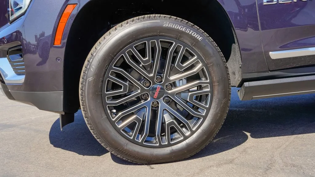 2026 GMC Yukon XL Denali - Photo 7