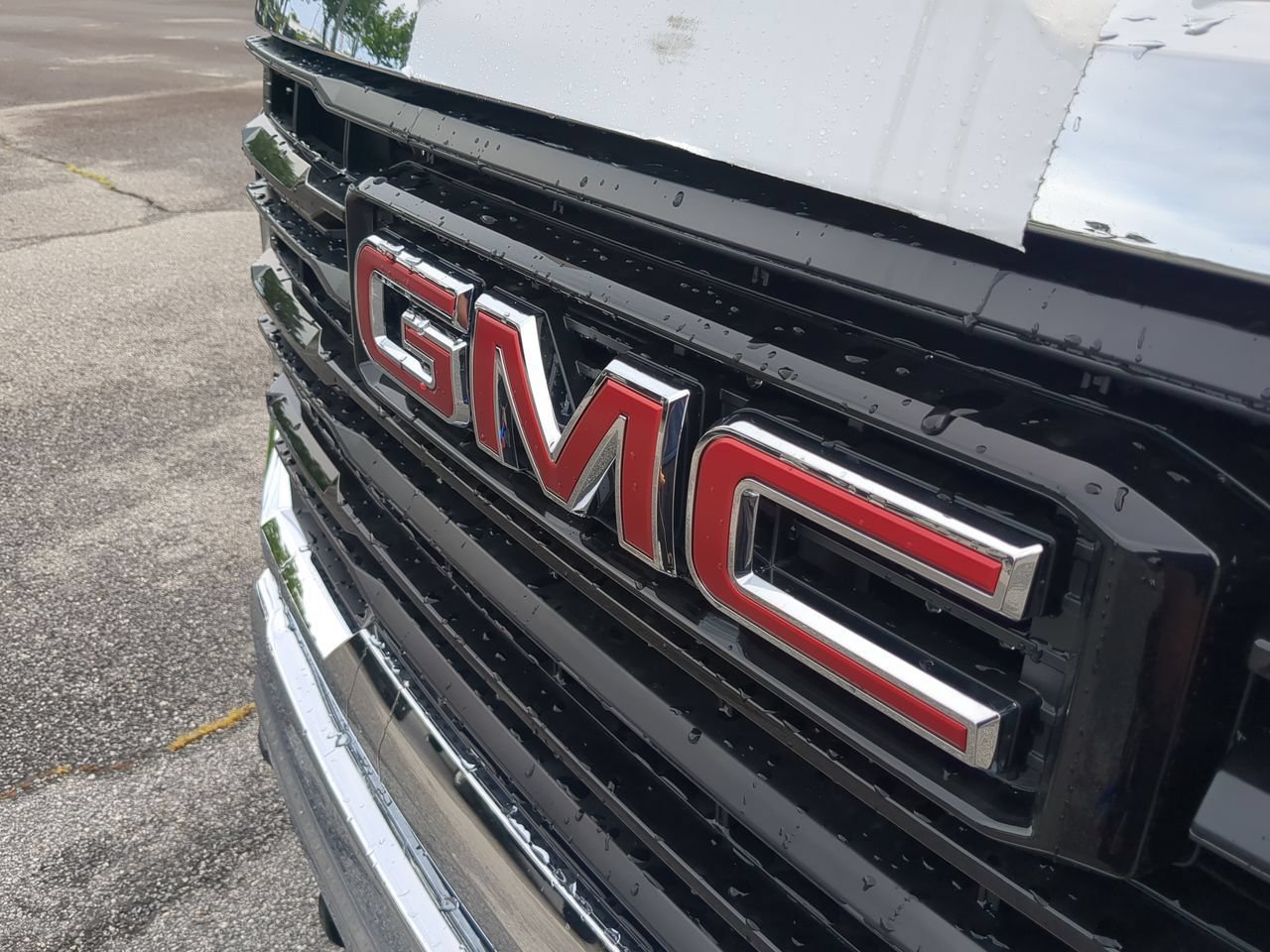 New 2026 Summit White GMC Pro image 28