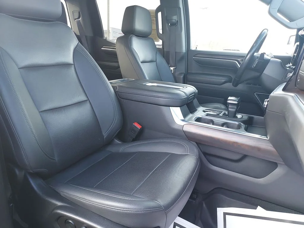 Used 2022 Silver GMC SLT image 30