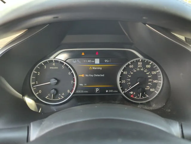 Used 2019 White Nissan Platinum image 47