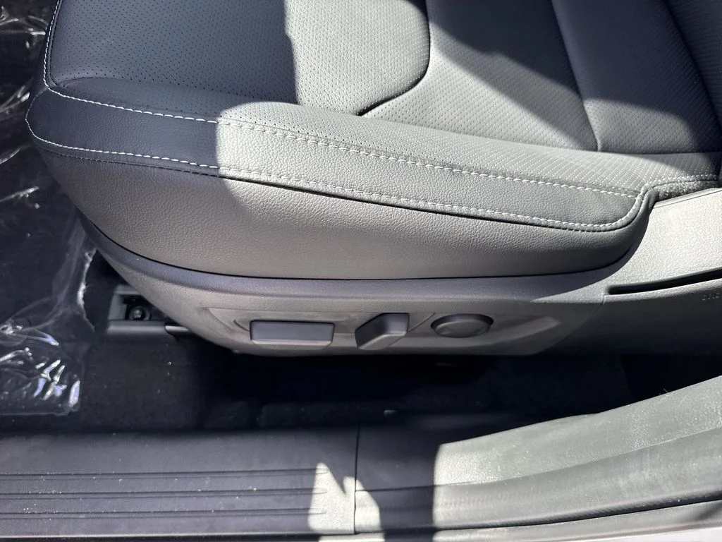 New 2026 White Metallic Mazda 2.5 S Premium Plus AWD image 41
