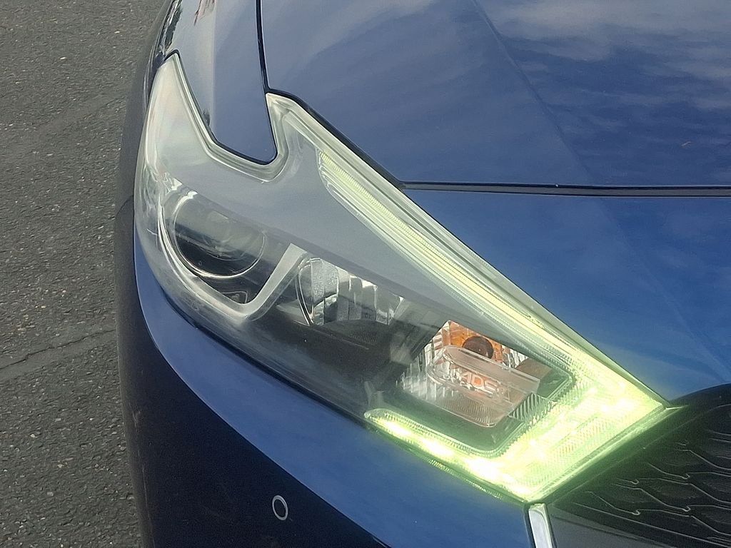 Used 2017 Blue Nissan SR image 9
