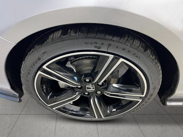 New 2026 Solar Silver Metallic Honda SE image 10