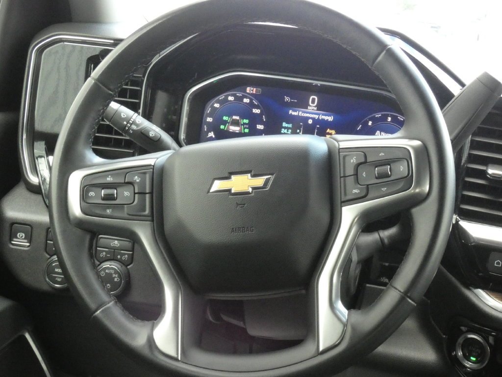 Used 2026 White Chevrolet LT image 12