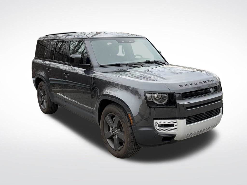 Used 2024 Gray Land Rover S image 3