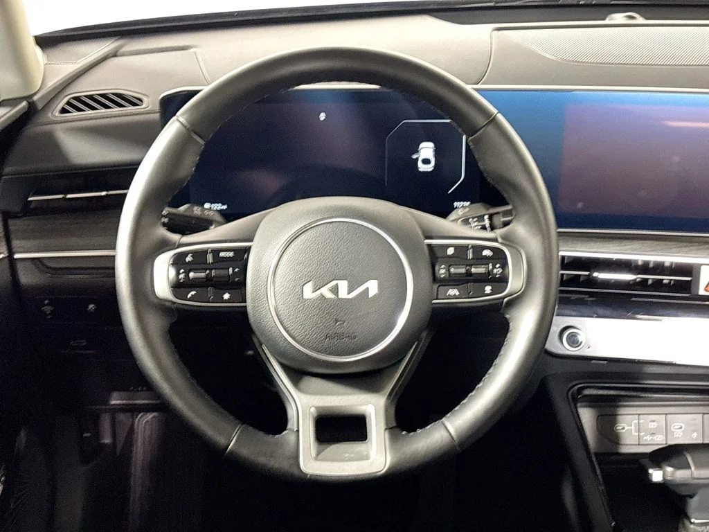 Used 2025 Black Kia EX image 13