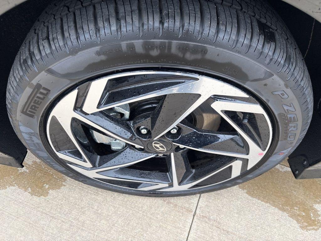 New 2026 Abyss Black Hyundai SEL Sport image 13