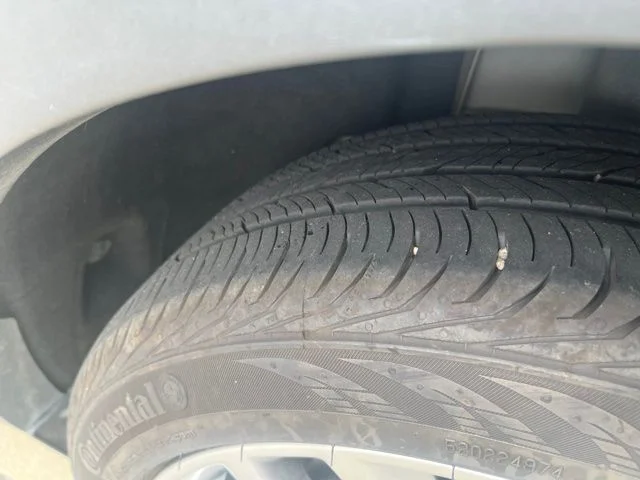 Used 2018 Beige Lincoln Reserve image 5