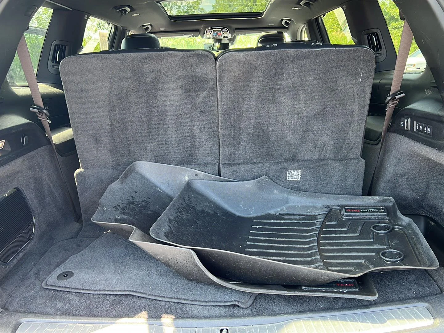 Used 2021 Diamond Black Crystal Pearlcoat Jeep Overland image 13