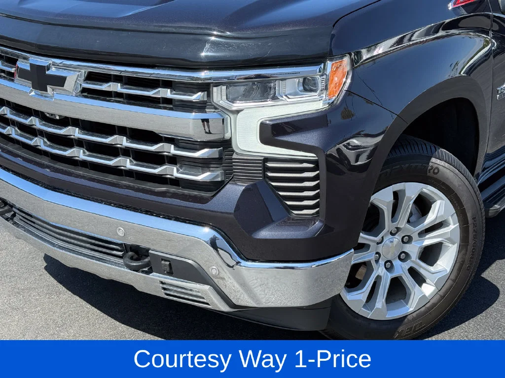Used 2022 Gray Chevrolet LTZ image 4