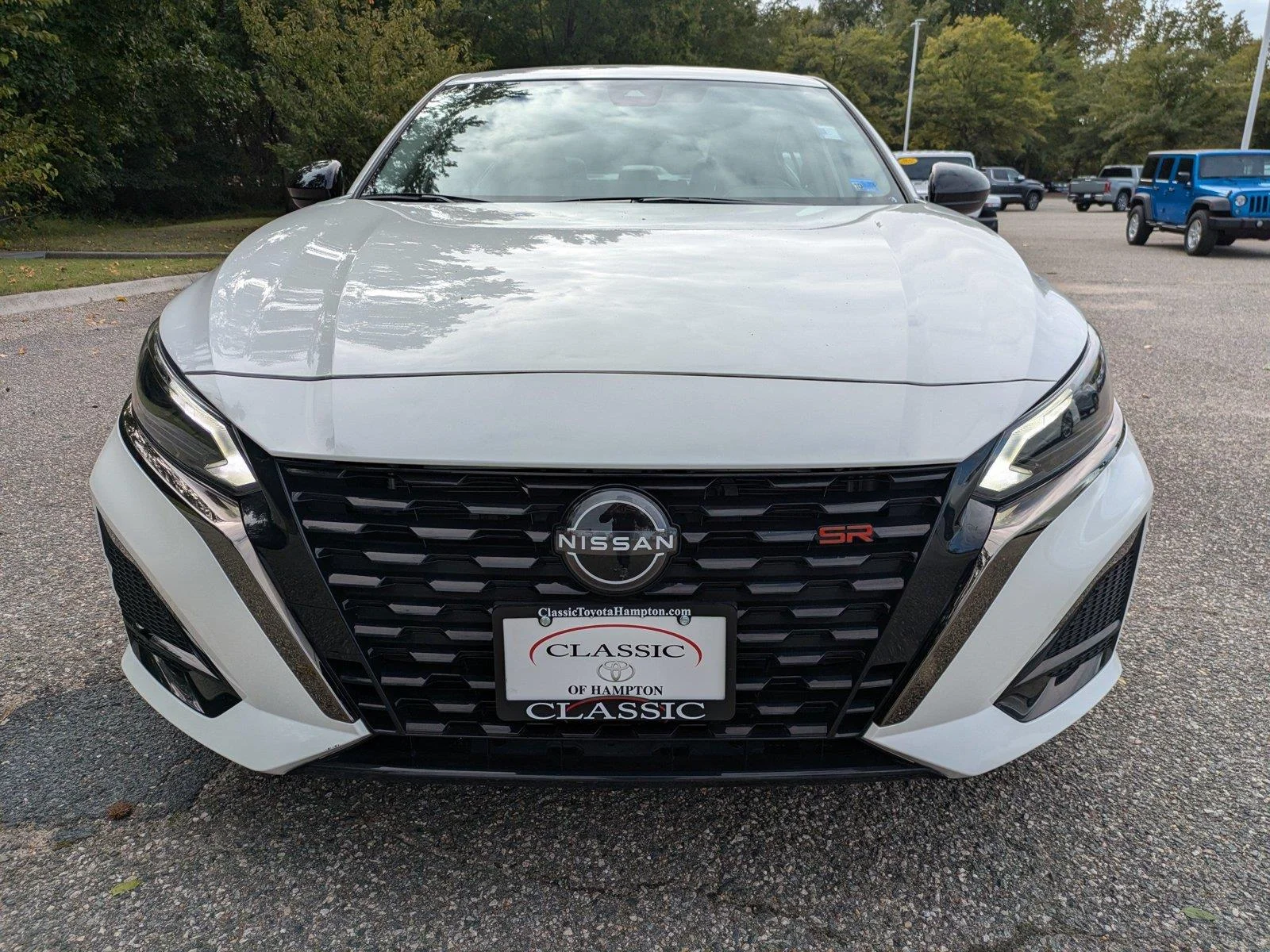 Used 2024 Pearl White Tricoat Nissan 2.5 SR image 9