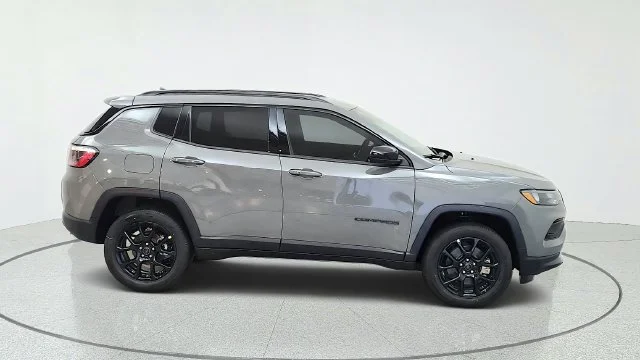 New 2027 Sting-Gray Clear-Coat Paint Jeep Latitude image 13