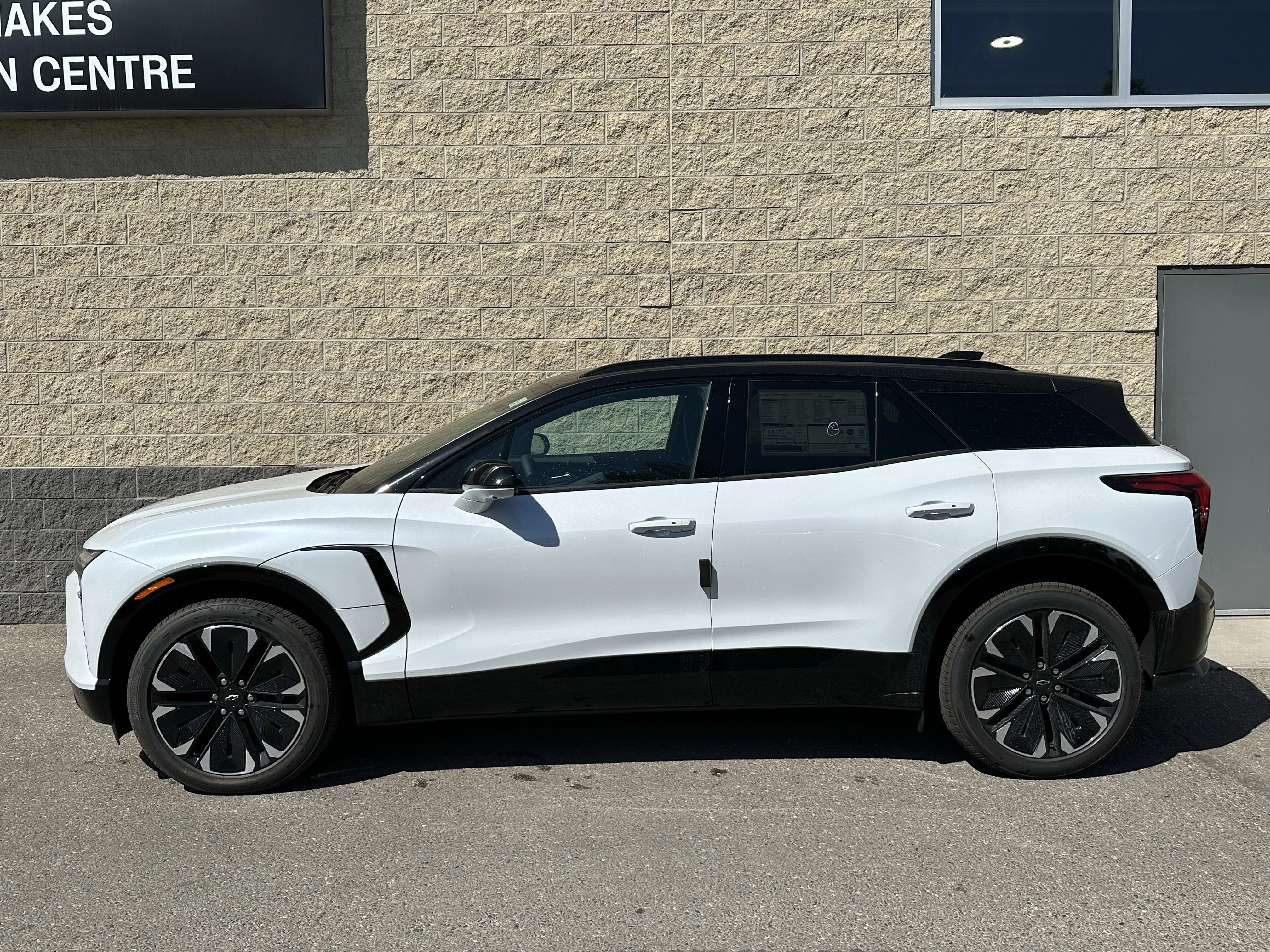 New 2026 Polar White Tricoat Chevrolet AWD RS image 3