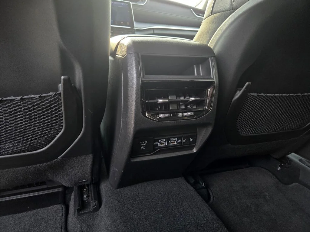 Used 2023 White Jeep Limited image 29