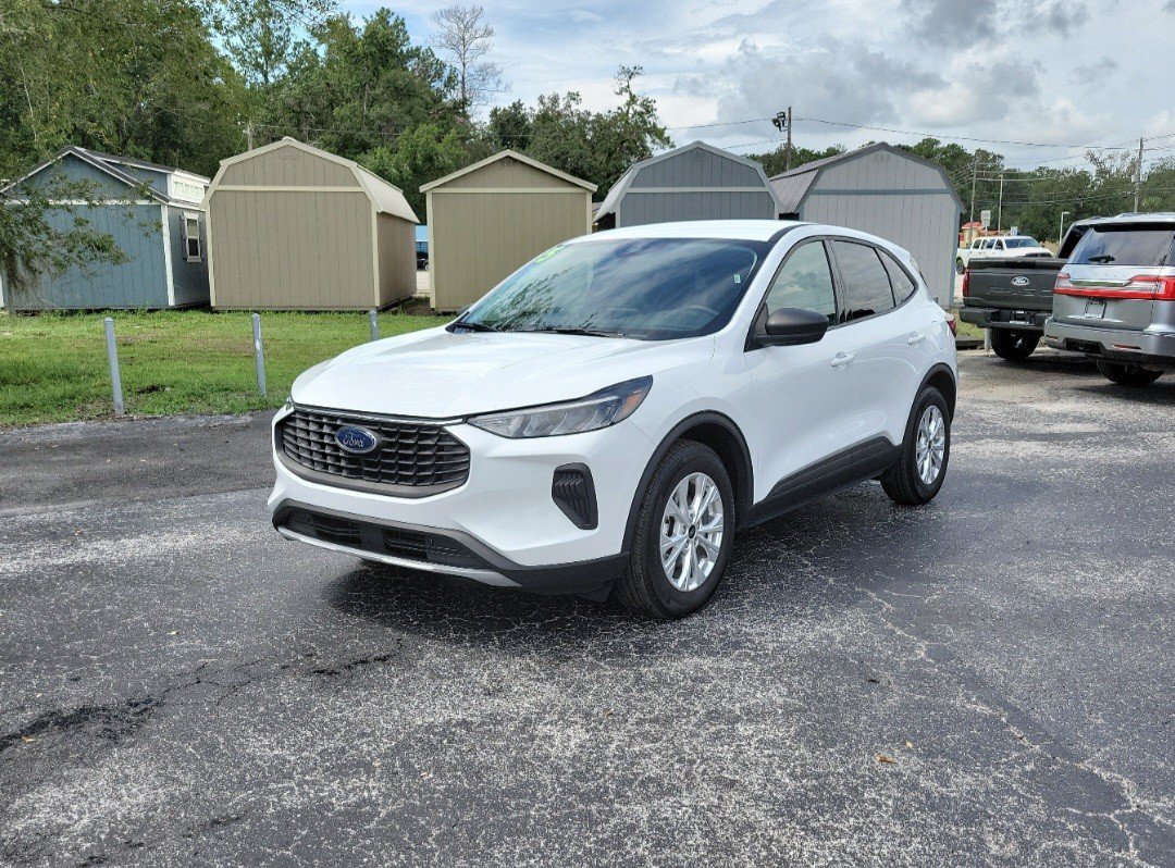 Used 2025 Oxford White Ford Active image 2