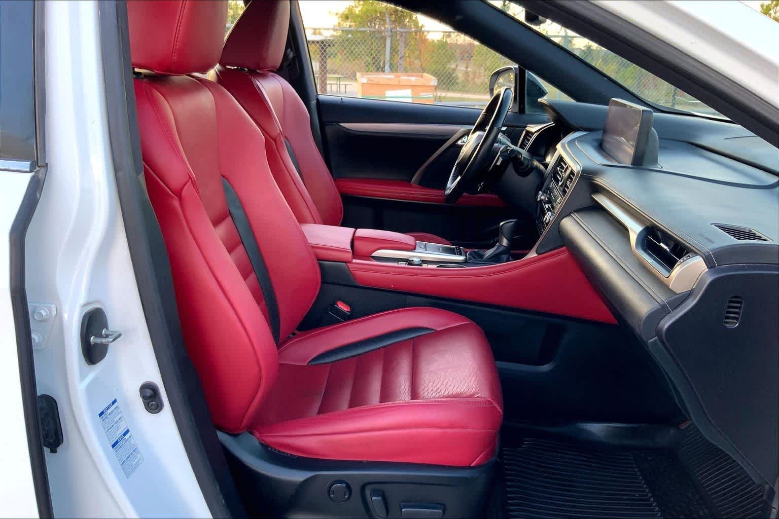 Used 2022 Ultra White Lexus F SPORT Handling image 17