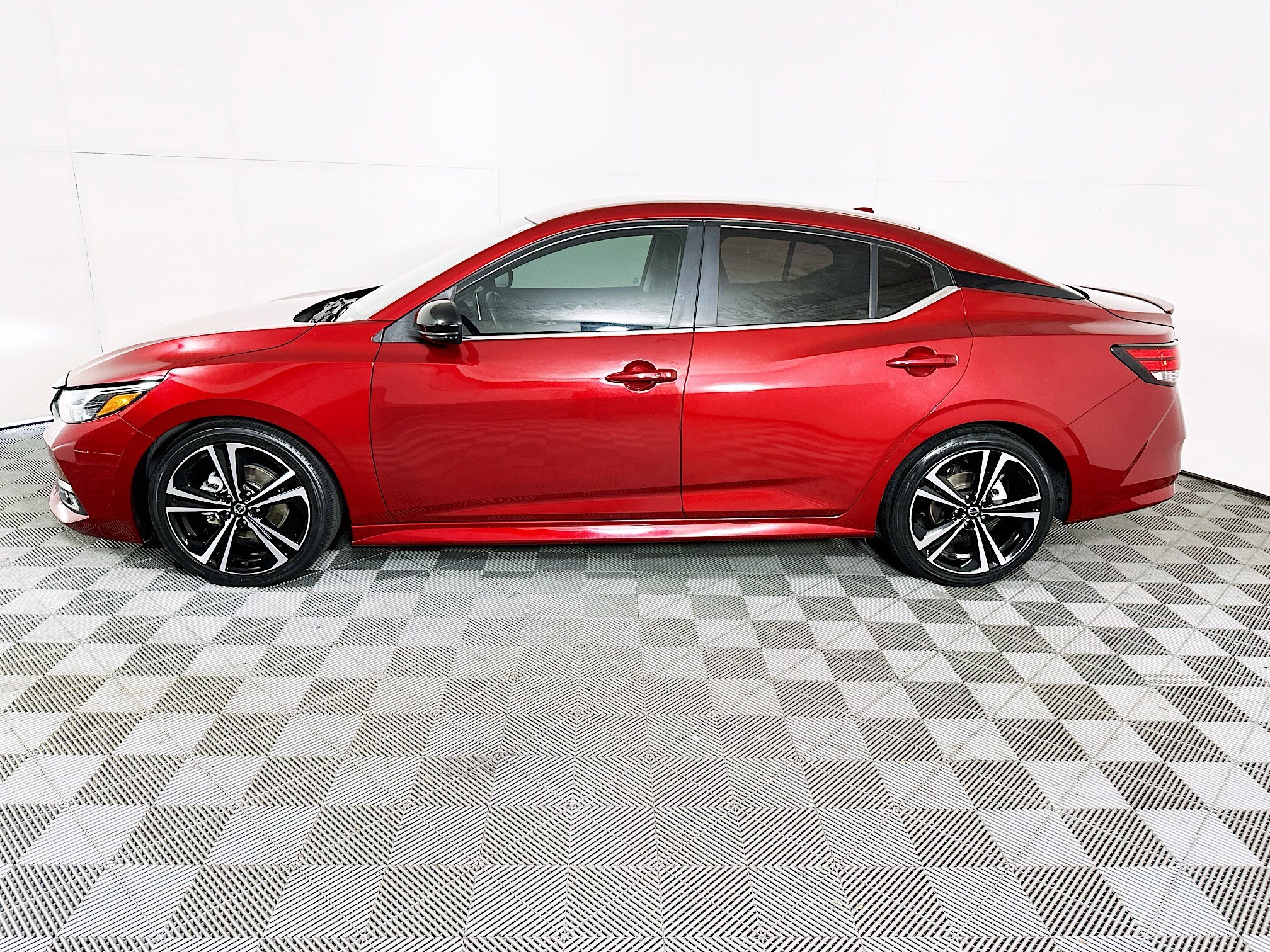 2020 Nissan Sentra thumbnail 9