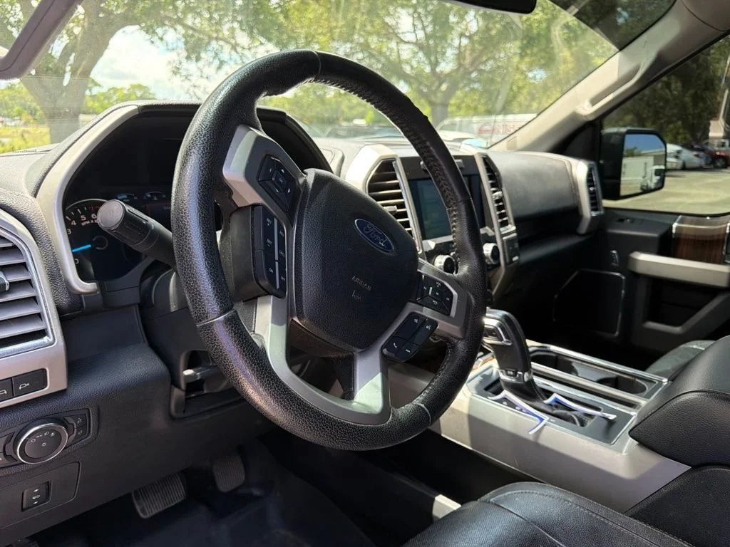 Used 2015 Green Gem Metallic Ford Lariat image 9