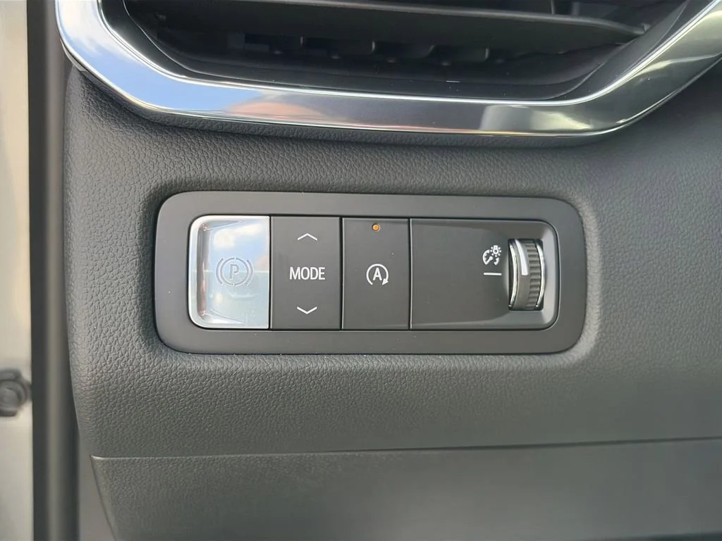2026 GMC Acadia Denali - Photo 24