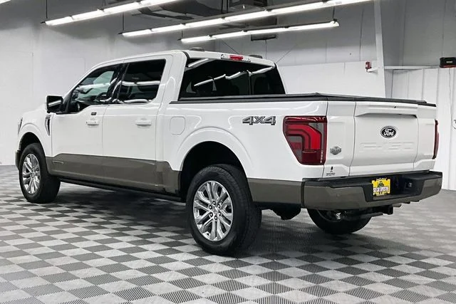 Used 2025 Star White Metallic Tri-Coat Ford King Ranch image 2