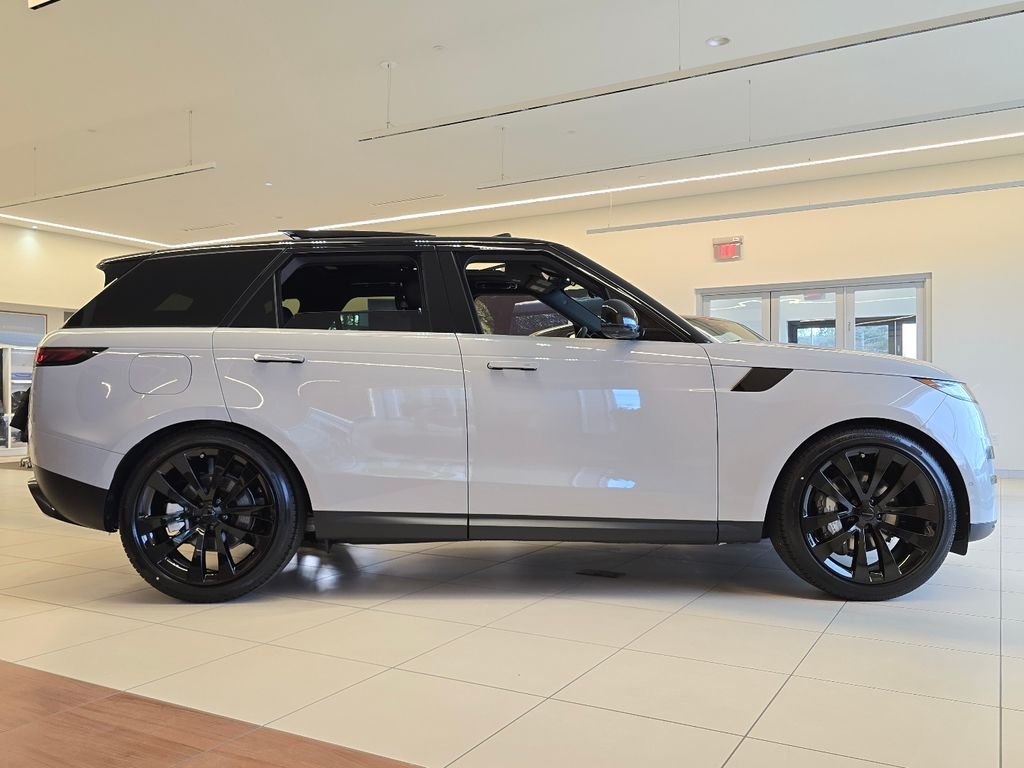 New 2026 Borasco Grey Land Rover se image 24