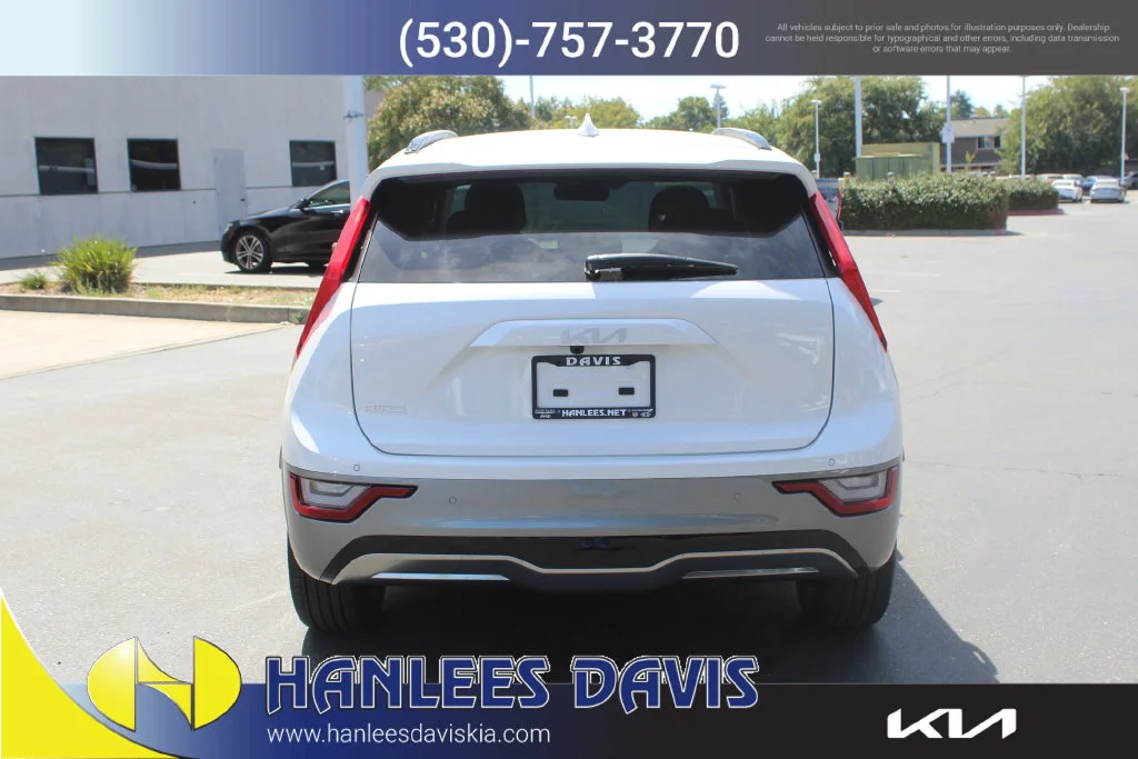 New 2026 White Kia Wave image 8