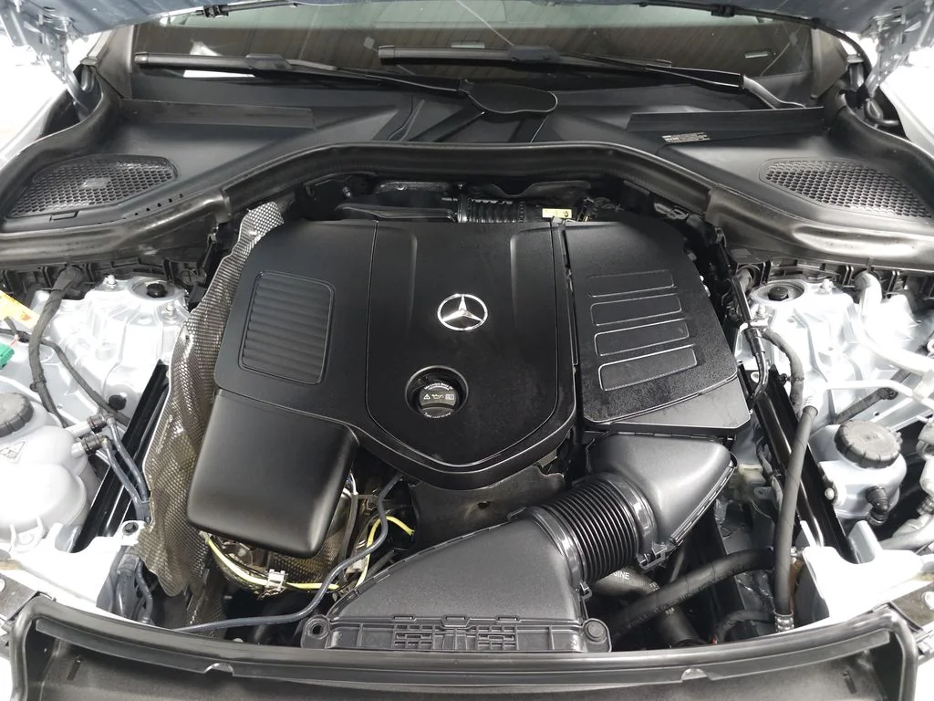 Used 2025 Cirrus Silver Metallic Mercedes-Benz GLC 350e image 30
