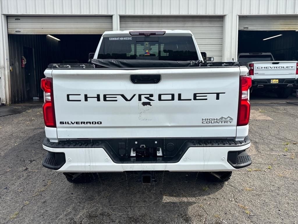 Used 2020 White Chevrolet High Country image 10
