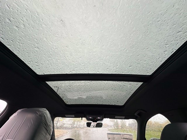 New 2026 Avocado Green  W/Black Roof Volkswagen SE R-Line Black image 27