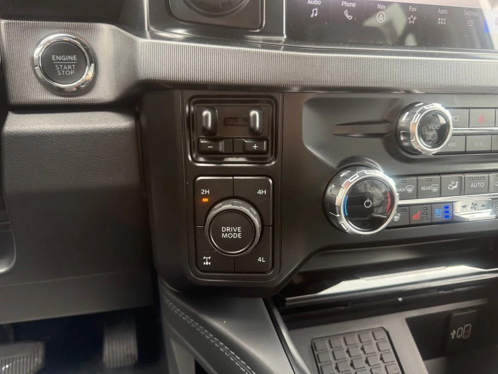 New 2026 Star White Metallic Tri-Coat Ford F-250® Platinum® image 32