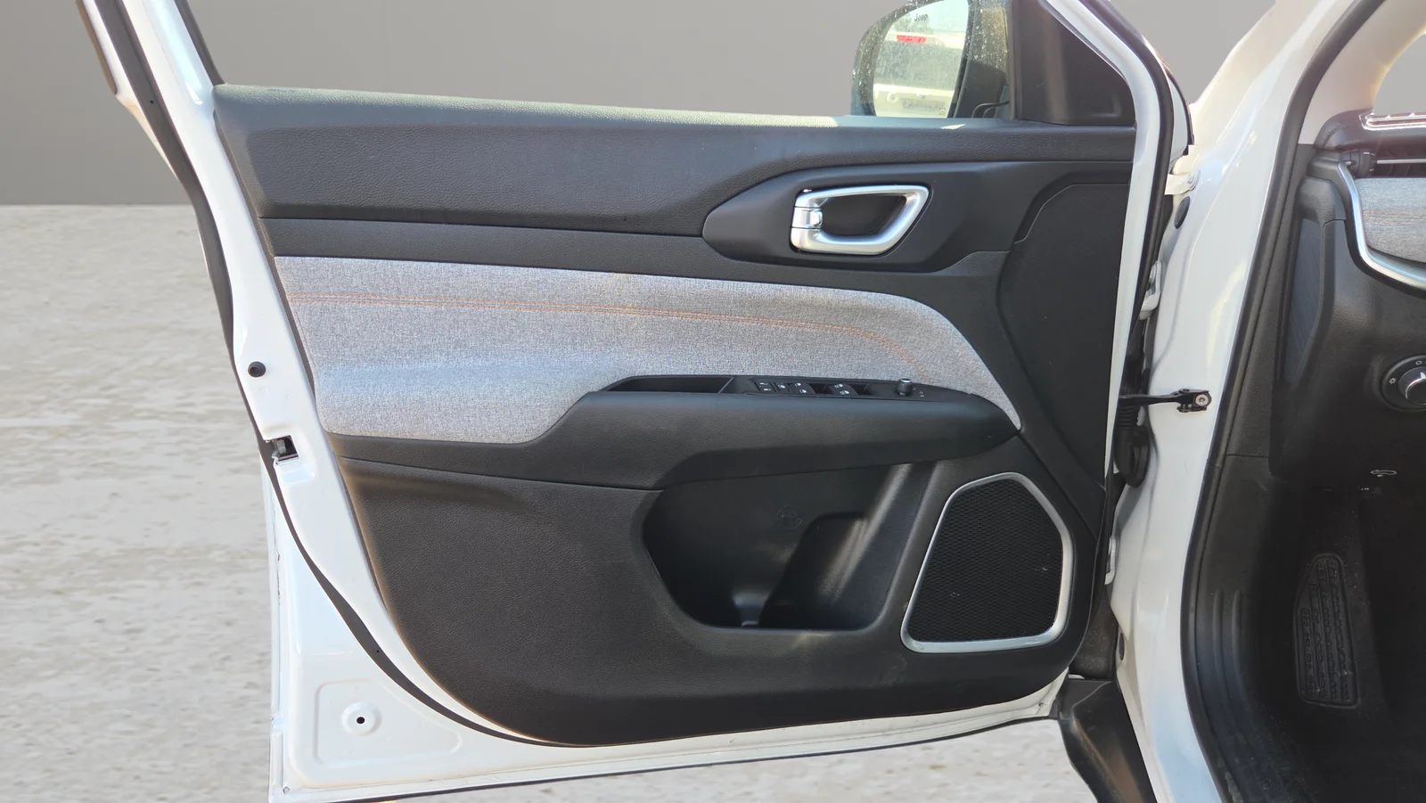 Used 2022 White Jeep Sport image 26